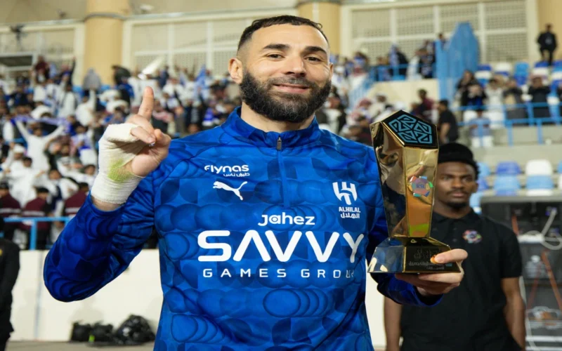 رد بنزيمة على الشائعات.. هل ترك الاتحاد بدون وداع زملائه؟